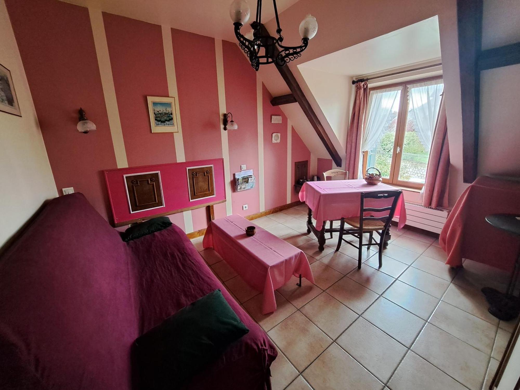 Location A Coucy Le Chateau מראה חיצוני תמונה